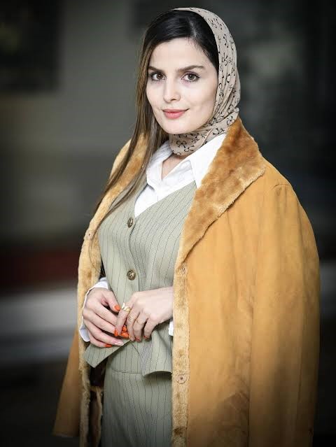 غزاله اکرمی کیست؟
