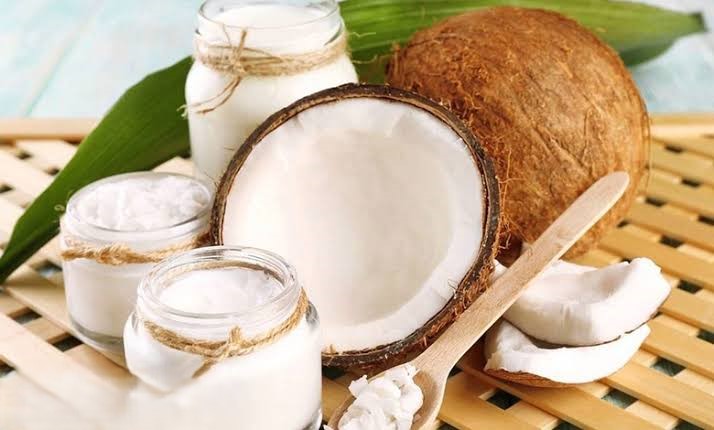 آیا روغن نارگیل باعث ضخیم شدن مو می‌شود؟