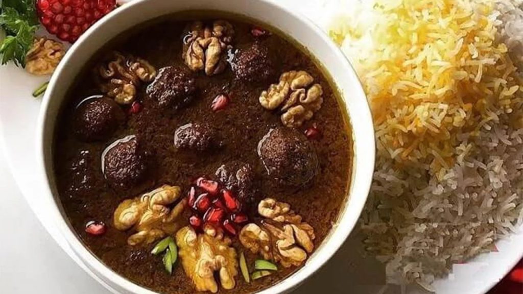 طرز تهیه فسنجان با گوشت قلقلی