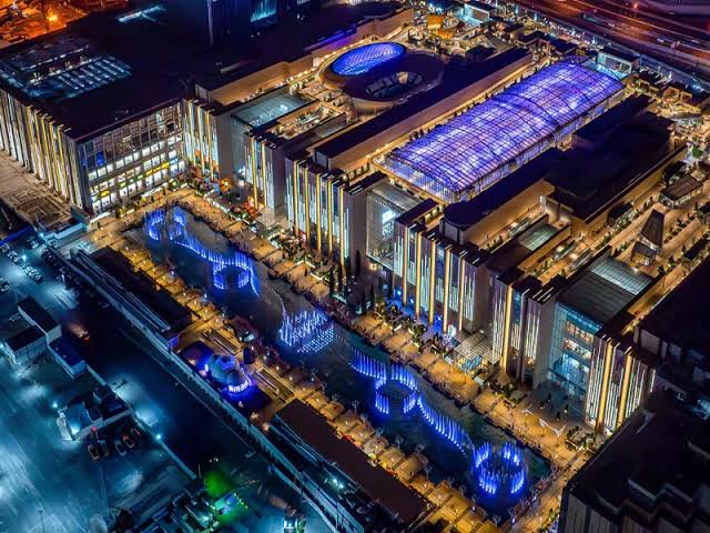 ایران مال؛ تفریح و خرید تا پاسی از شب