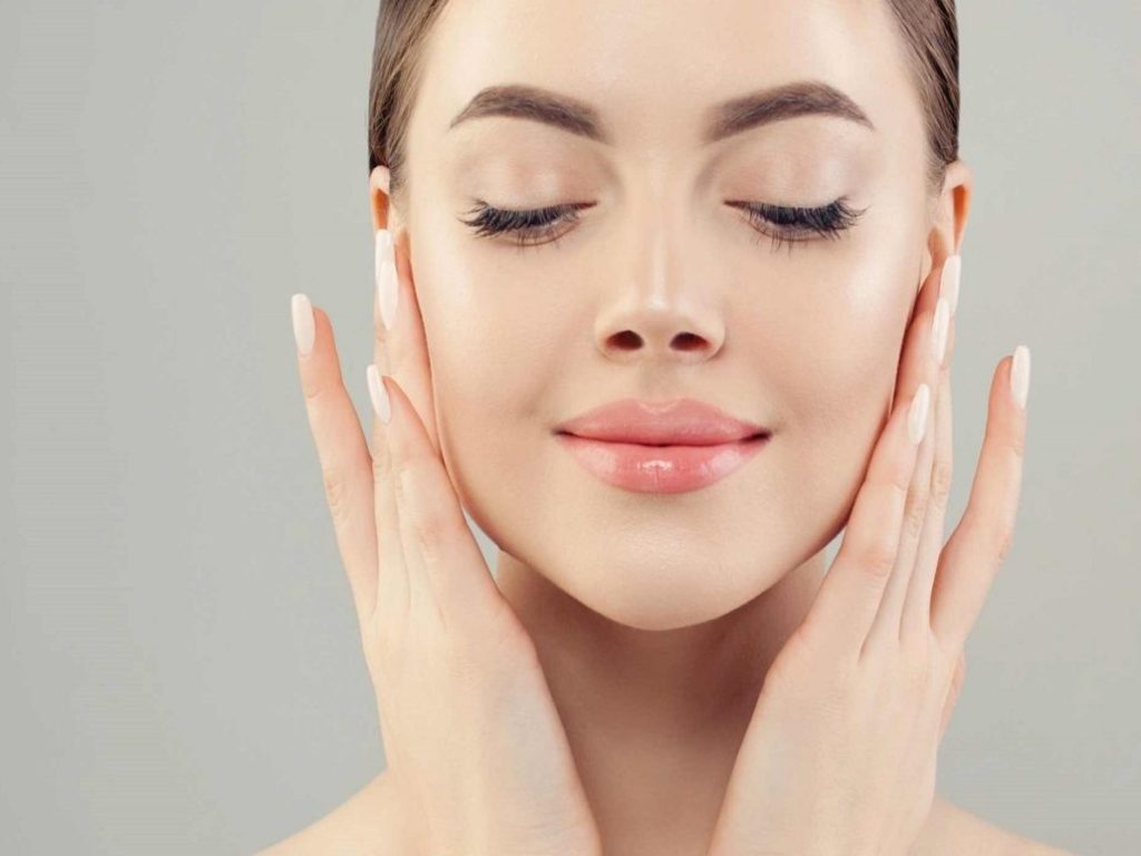 آیا یوگای صورت واقعاً پوست را جوان می‌کند؟